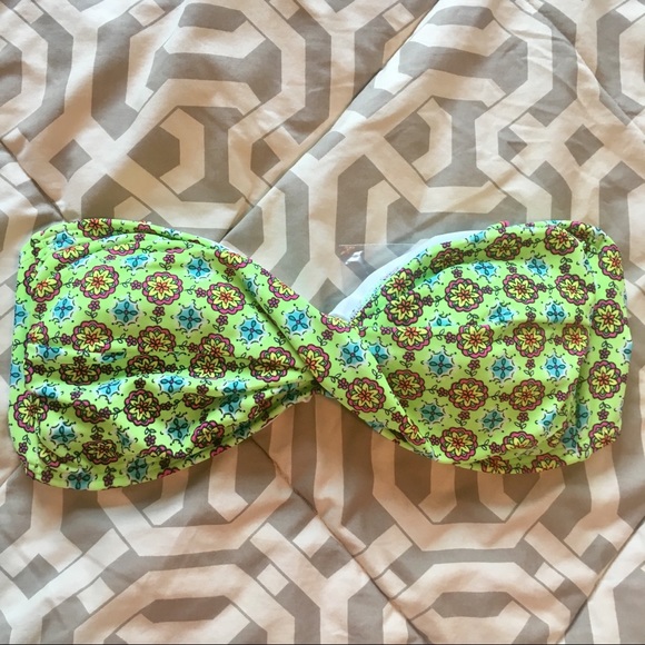 ⭐️SALE NWT Bright Patterned Swim Suit Set - Picture 2 of 7